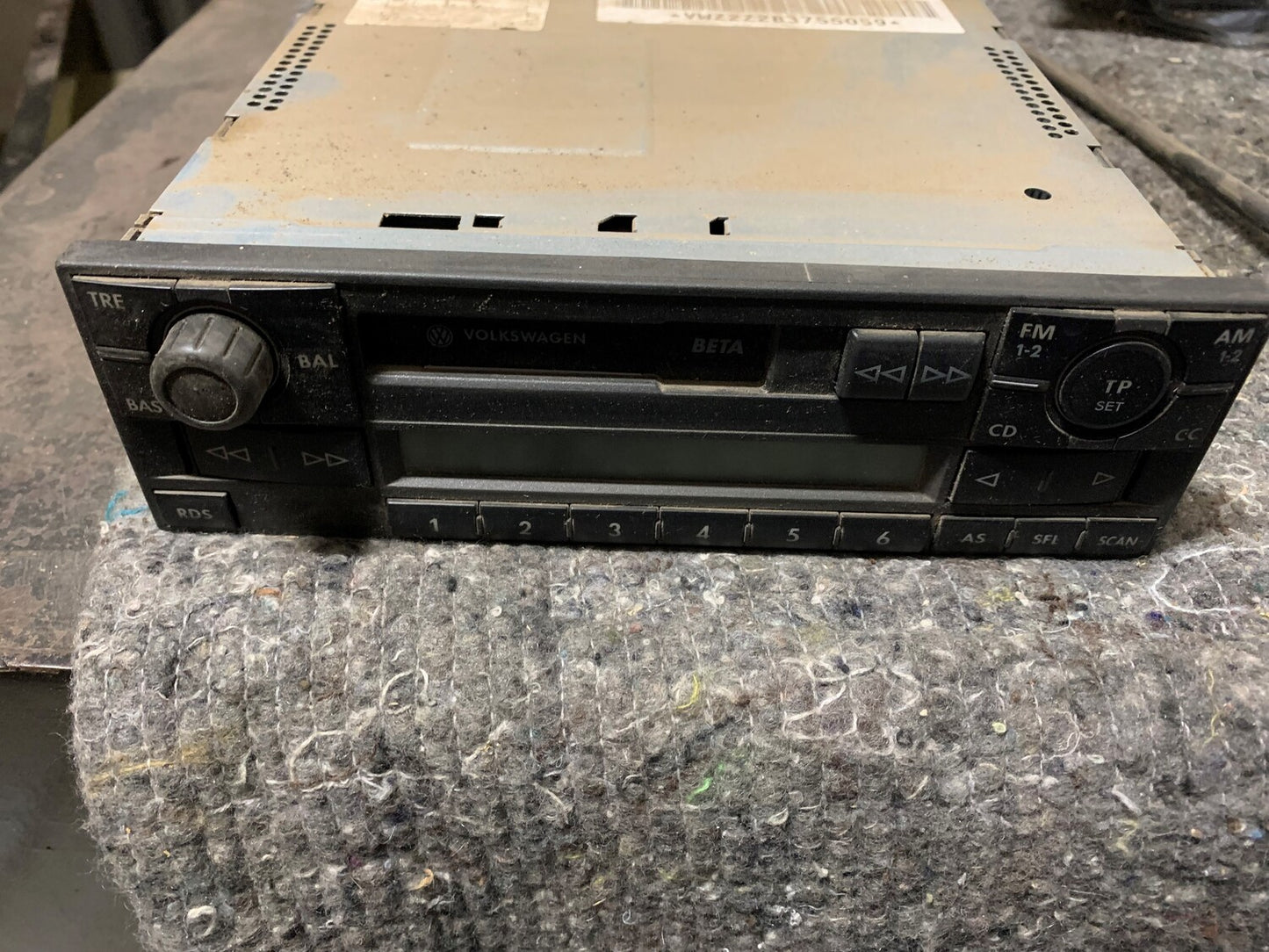 Original VW PASSAT 3B (01-04) RADIO M/CD Til Danmarks laveste pris. | Mere end 60.000 brugte reservedele på lager | 24 timers levering | 24/7 Support via Livechat