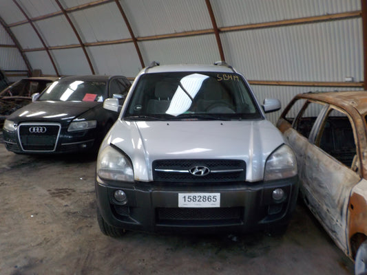 Brugt Hyundai Tucson (04-15) Pluk-Selv-Bil med kun 387.000 Km. fra Autogenbrug / Autoophug