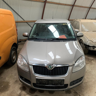 Original SKODA FABIA (5J) (07-15) BIL UNDER OPHUG Til Danmarks laveste pris. | Mere end 60.000 brugte reservedele på lager | 24 timers levering | 24/7 Support via Livechat