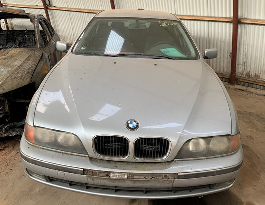 Brugt BMW 5-Serie (95-03) Pluk-Selv-Bil med kun 317.000 Km. fra Autogenbrug / Autoophug