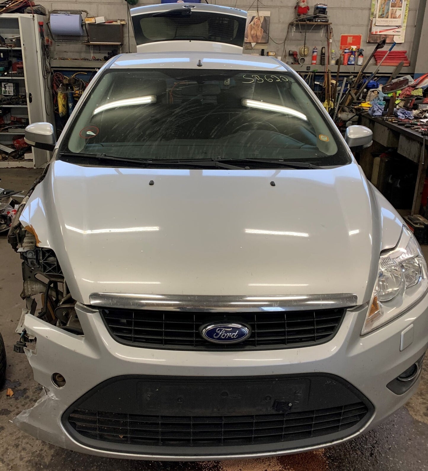 Brugt Ford Focus (08-10) Pluk-Selv-Bil med kun 251.000 Km. fra Autogenbrug / Autoophug