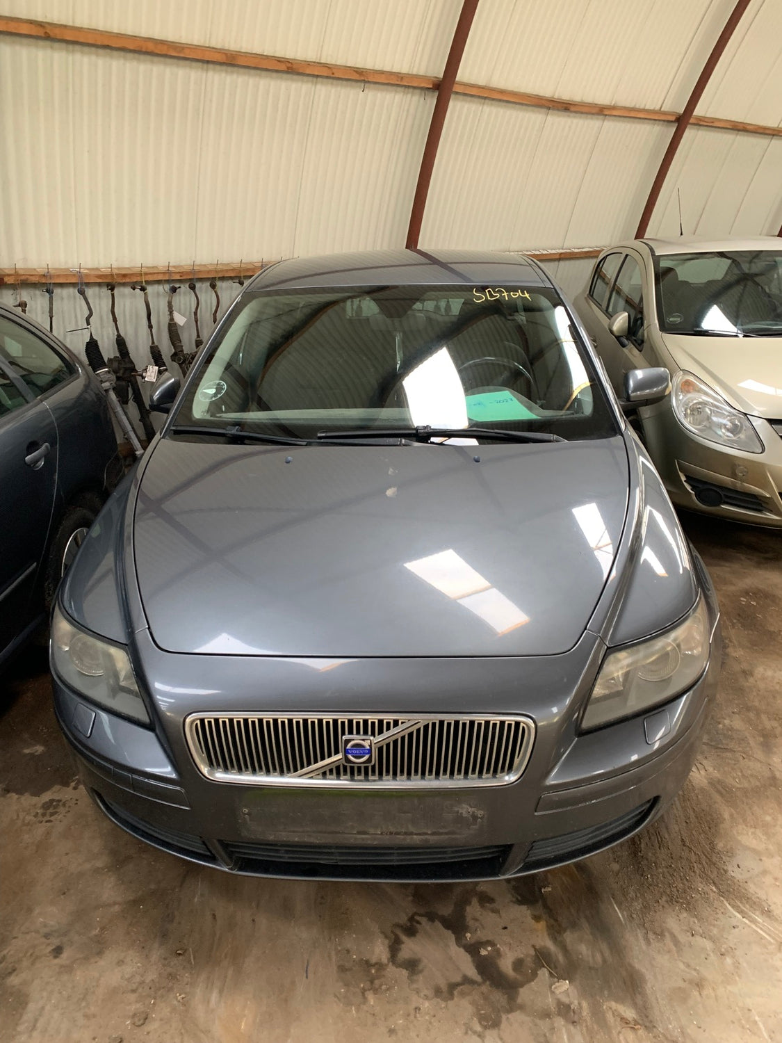 Brugt Volvo S40/V50 (04-12) Pluk-Selv-Bil med kun 358.000 Km. fra Autogenbrug / Autoophug