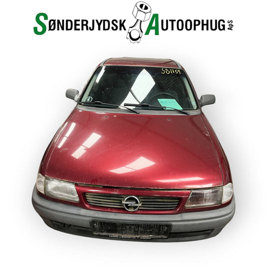 Brugt Opel Astra F (91-98) Pluk-Selv-Bil med kun 207.000 Km. fra Autogenbrug / Autoophug